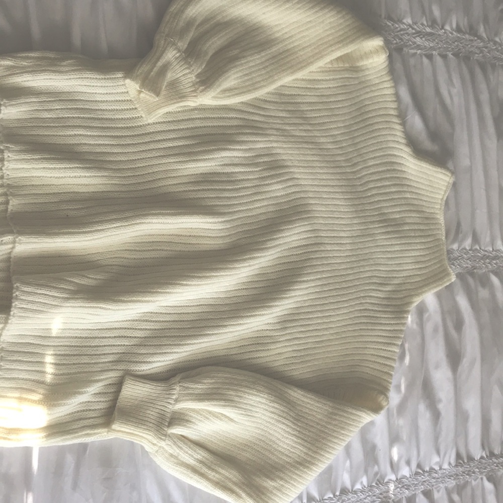 Long sleeve cream turtle neck